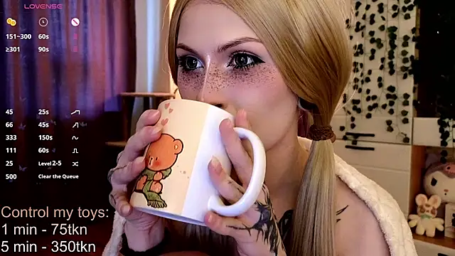 Emily  Mooree online show from October 2025 05:35:02 AM