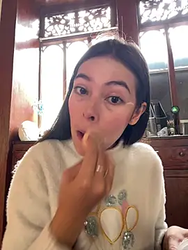 Aleska Miami online show from March 2026 02:33:02 PM