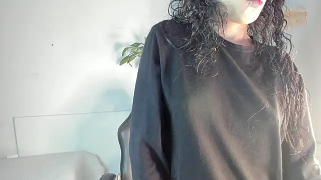 vaiolethsan   online show from April 2026 12:09:02 PM