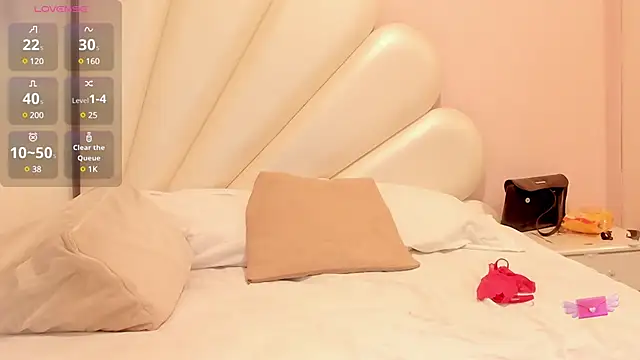 Thifany Hampton  online show from January 2025 10:56:01 PM