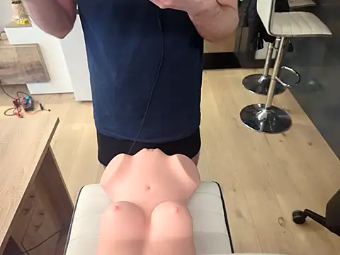 MacPlesure online show from January 2025 02:03:02 PM