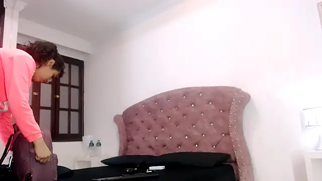 Kim Lennon online show from January 2025 11:41:01 AM