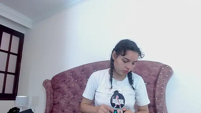 Kim Lennon online show from February 2025 11:53:01 AM