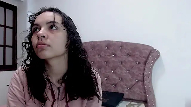 Kim Lennon online show from February 2025 11:53:01 AM