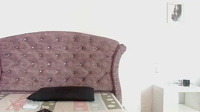 Kim Lennon online show from February 2025 02:57:02 PM