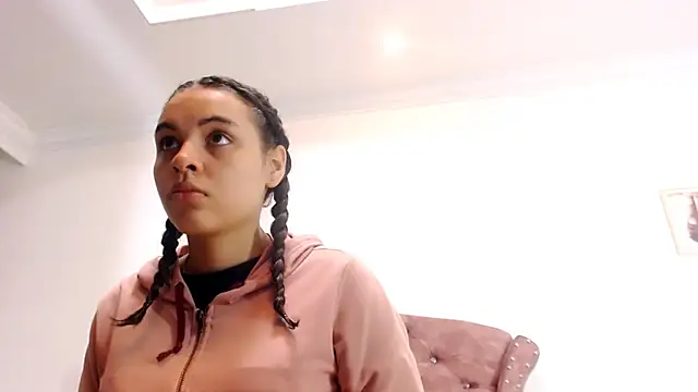 Kim Lennon online show from February 2025 12:06:02 PM