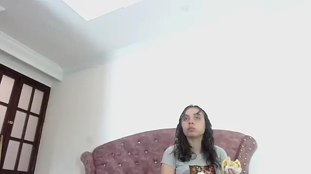 Kim Lennon online show from February 2025 01:24:01 PM