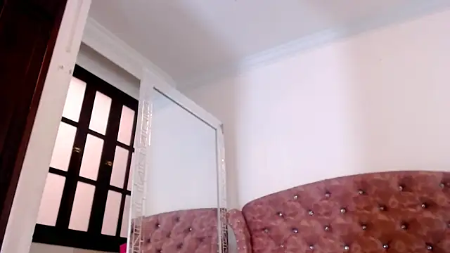 Kim Lennon online show from March 2025 01:29:02 PM