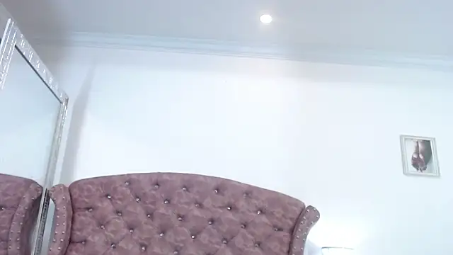 Kim Lennon online show from March 2025 01:01:01 PM