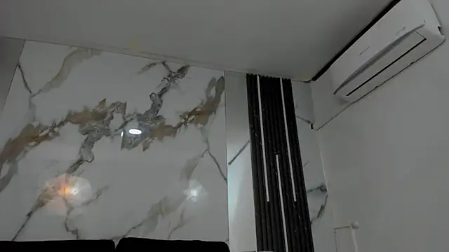 Kim Lennon online show from September 2025 01:36:02 PM