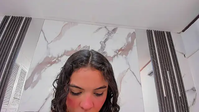 Kim Lennon online show from October 2025 03:09:01 PM