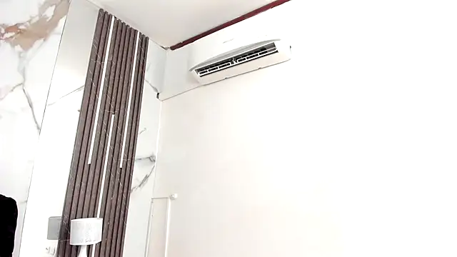 Kim Lennon online show from October 2025 01:19:01 PM