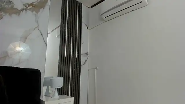 Kim Lennon online show from October 2025 01:35:02 PM