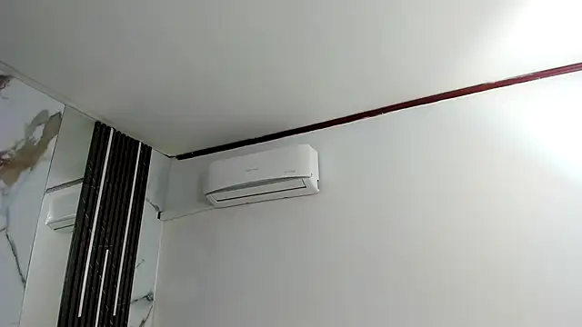 Kim Lennon online show from October 2025 12:39:02 PM