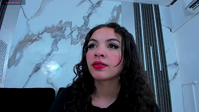 Kim Lennon online show from November 2025 02:18:01 PM