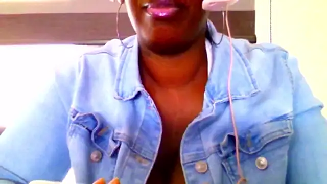 chocolatechipkukky85 online show from April 2026 09:27:01 PM