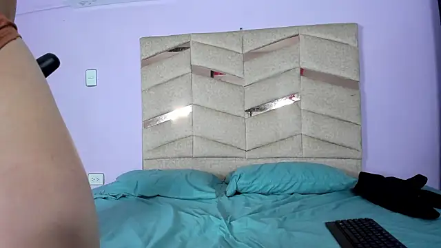 RubiSharqui  online show from March 2025 12:22:02 PM