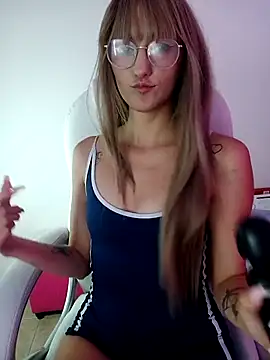 Snapshot of SussanHottye1_ chatting on January 2025 04:51:02 PM SussanHottye1 online show from January 2025 04:51:02 PM