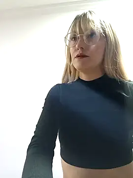 Snapshot of SussanHottye1_ chatting on January 2025 10:23:02 AM SussanHottye1 online show from January 2025 10:23:02 AM