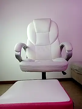 Snapshot of SussanHottye1_ chatting on January 2025 01:27:01 PM SussanHottye1 online show from January 2025 01:27:01 PM