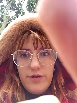 Snapshot of SussanHottye1_ chatting on March 2025 06:33:01 PM SussanHottye1 online show from March 2025 06:33:01 PM