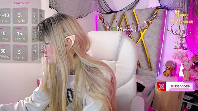 Snapshot of SussanHottye1_ chatting on November 2025 12:18:02 PM SussanHottye1 online show from November 2025 12:18:02 PM