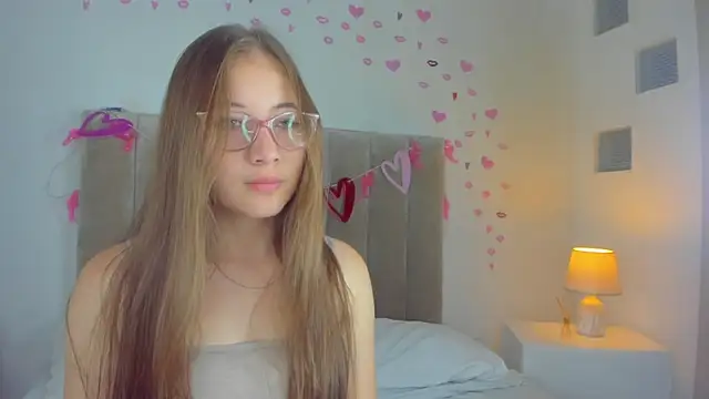 Snapshot of Dahlia_Rousse chatting on March 2025 08:19:01 PM Dahlia Rousse online show from March 2025 08:19:01 PM