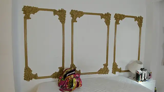 Cristal Bons online show from March 2025 08:00:02 PM