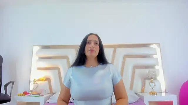 Snapshot of LucineArias chatting on February 2025 07:59:01 PM LucineArias online show from February 2025 07:59:01 PM