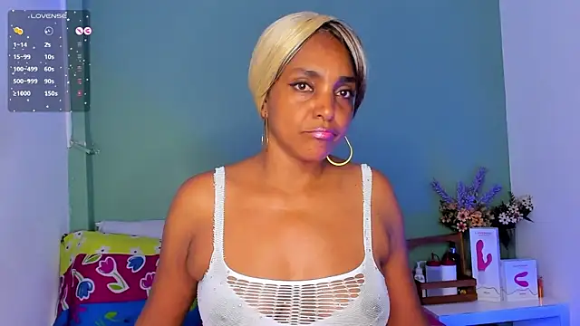 Snapshot of LovelyNickii chatting on February 2025 06:56:01 PM LovelyNickii online show from February 2025 06:56:01 PM