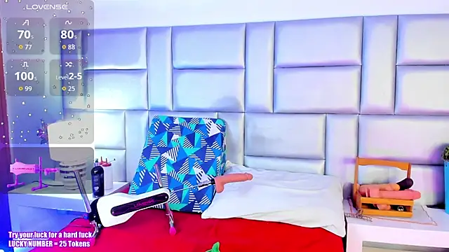 Snapshot of LovelyNickii chatting on October 2025 12:52:02 PM LovelyNickii online show from October 2025 12:52:02 PM