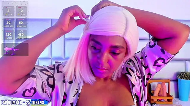 LovelyNickii online show from November 2025 12:48:02 PM