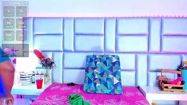 LovelyNickii online show from May 2026 12:57:01 PM