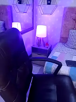 Elise-Leyton online show from February 2025 06:51:02 PM