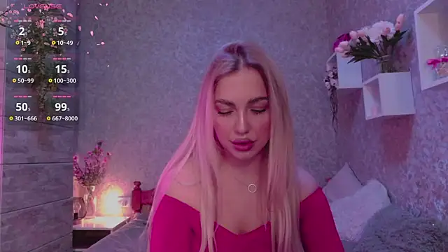 Snapshot of Mika_Rayy chatting on October 2025 06:52:02 PM Mika Rayy online show from October 2025 06:52:02 PM