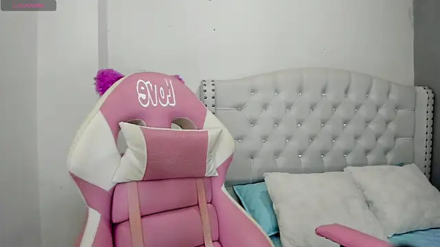 Snapshot of Alana_ponsee chatting on January 2025 02:48:01 AM Alana ponsee online show from January 2025 02:48:01 AM