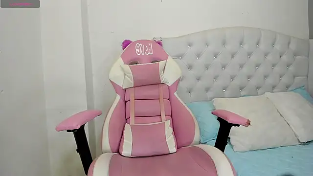 Snapshot of Alana_ponsee chatting on February 2025 02:58:01 AM Alana ponsee online show from February 2025 02:58:01 AM