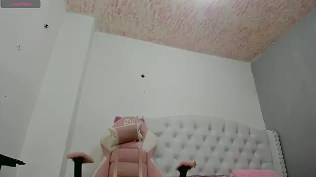 Snapshot of Alana_ponsee chatting on February 2025 01:25:02 AM Alana ponsee online show from February 2025 01:25:02 AM