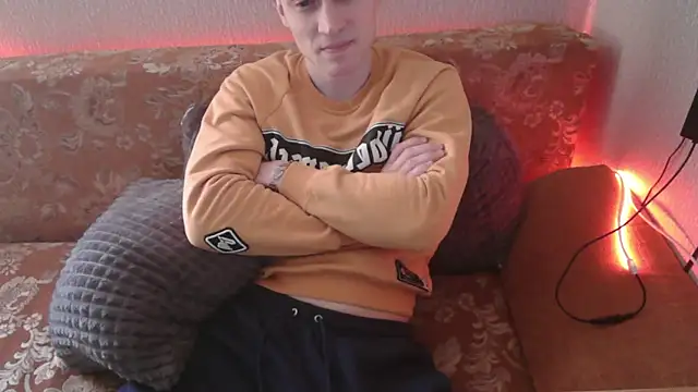 Snapshot of johnny_positive chatting on February 2025 05:03:02 AM johnny positive online show from February 2025 05:03:02 AM