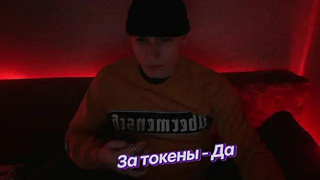 Snapshot of johnny_positive chatting on February 2025 04:22:02 AM johnny positive online show from February 2025 04:22:02 AM