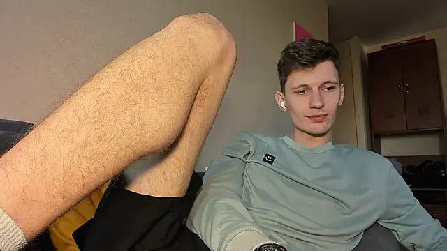 Snapshot of Kevin_Hornyyy chatting on June 2026 12:42:02 PM Kevin Hornyyy online show from June 2026 12:42:02 PM