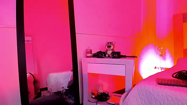 coral jonesss online show from October 2025 03:25:02 PM