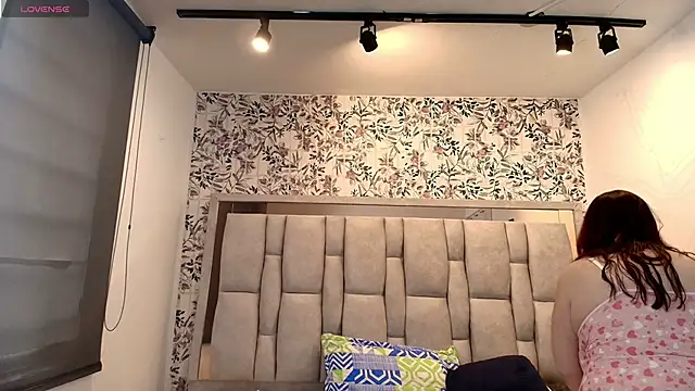 Victoria Adamns online show from February 2026 12:02:02 PM