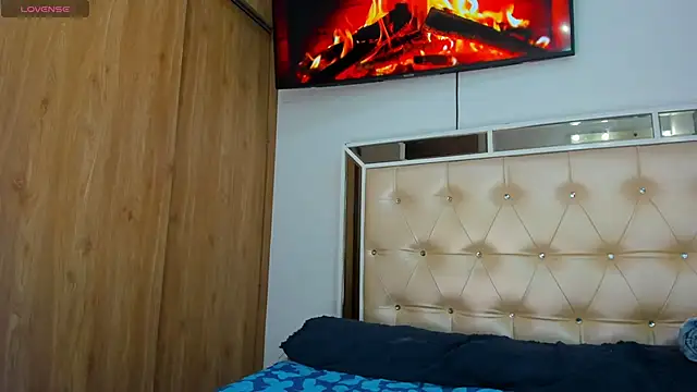 Sexyhot cat online show from December 2025 01:12:02 AM