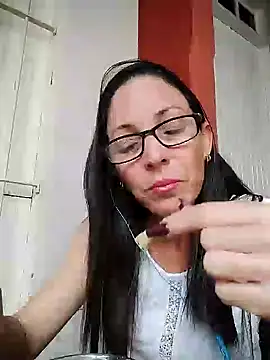 Snapshot of Zuzell_Sweet chatting on February 2025 02:24:01 PM Zuzell Sweet online show from February 2025 02:24:01 PM