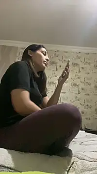 Rosanna Rennie online show from February 2025 06:42:01 PM