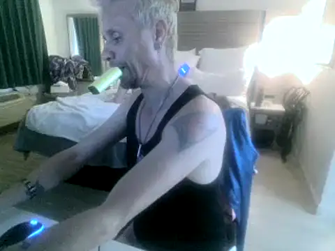 AQuickPhyx online show from February 2025 10:00:02 PM