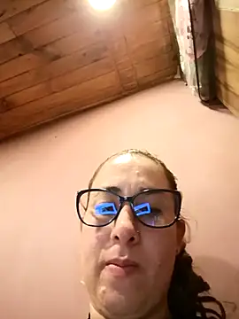 Snapshot of CHARLOTTE_1711 chatting on April 2026 03:10:01 AM CHARLOTTE 1711 online show from April 2026 03:10:01 AM