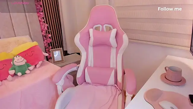 tamy xoo online show from November 2025 06:12:01 PM