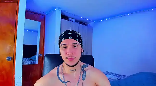 austinoficial online show from February 2025 08:49:02 PM